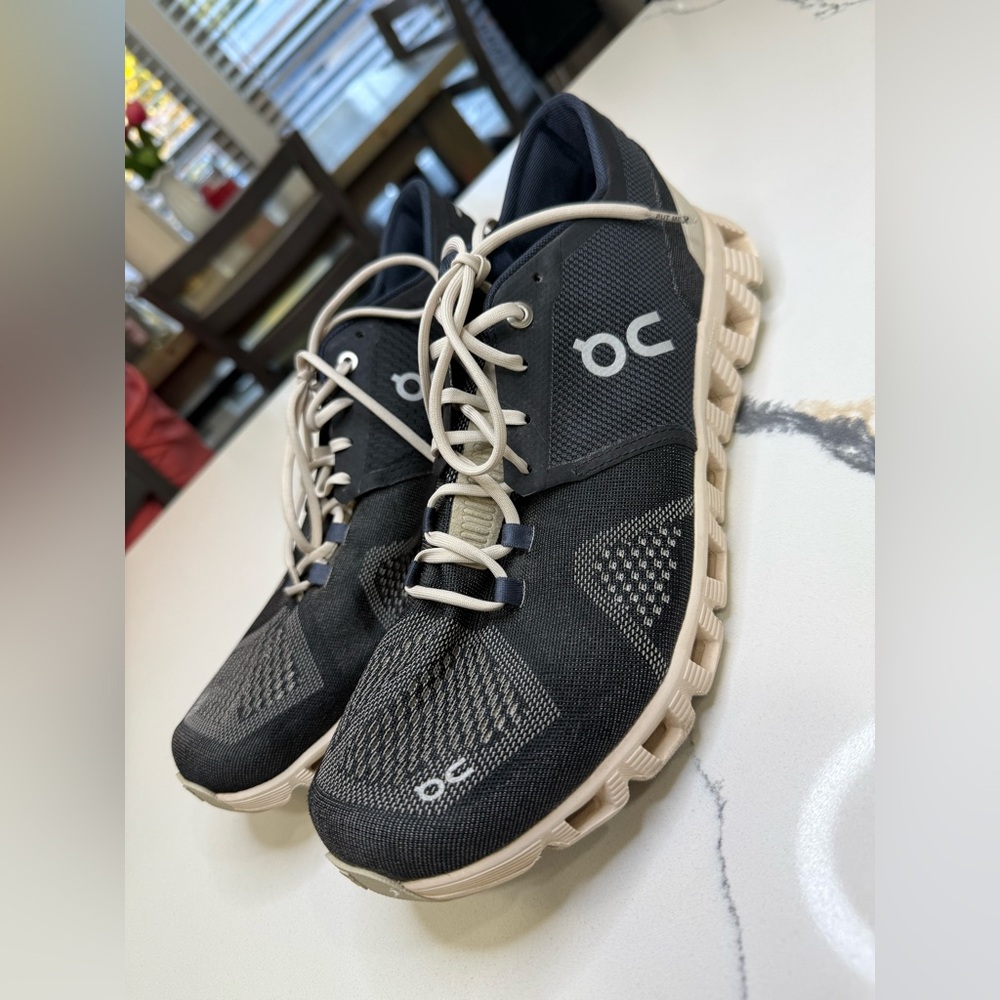 On Cloud Running Shoes Navy Blue Womens 11 Walking Jogging